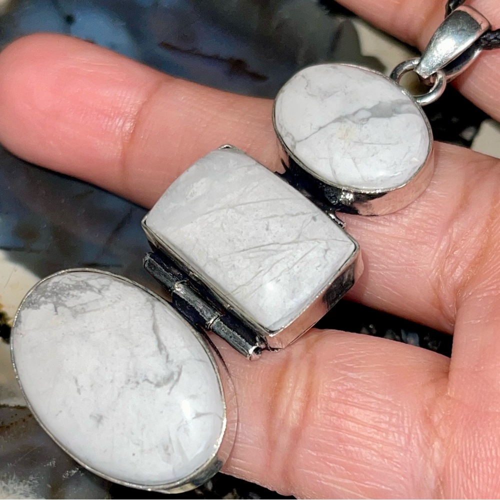 White & Gray Howlite Pendant 2 1/2”